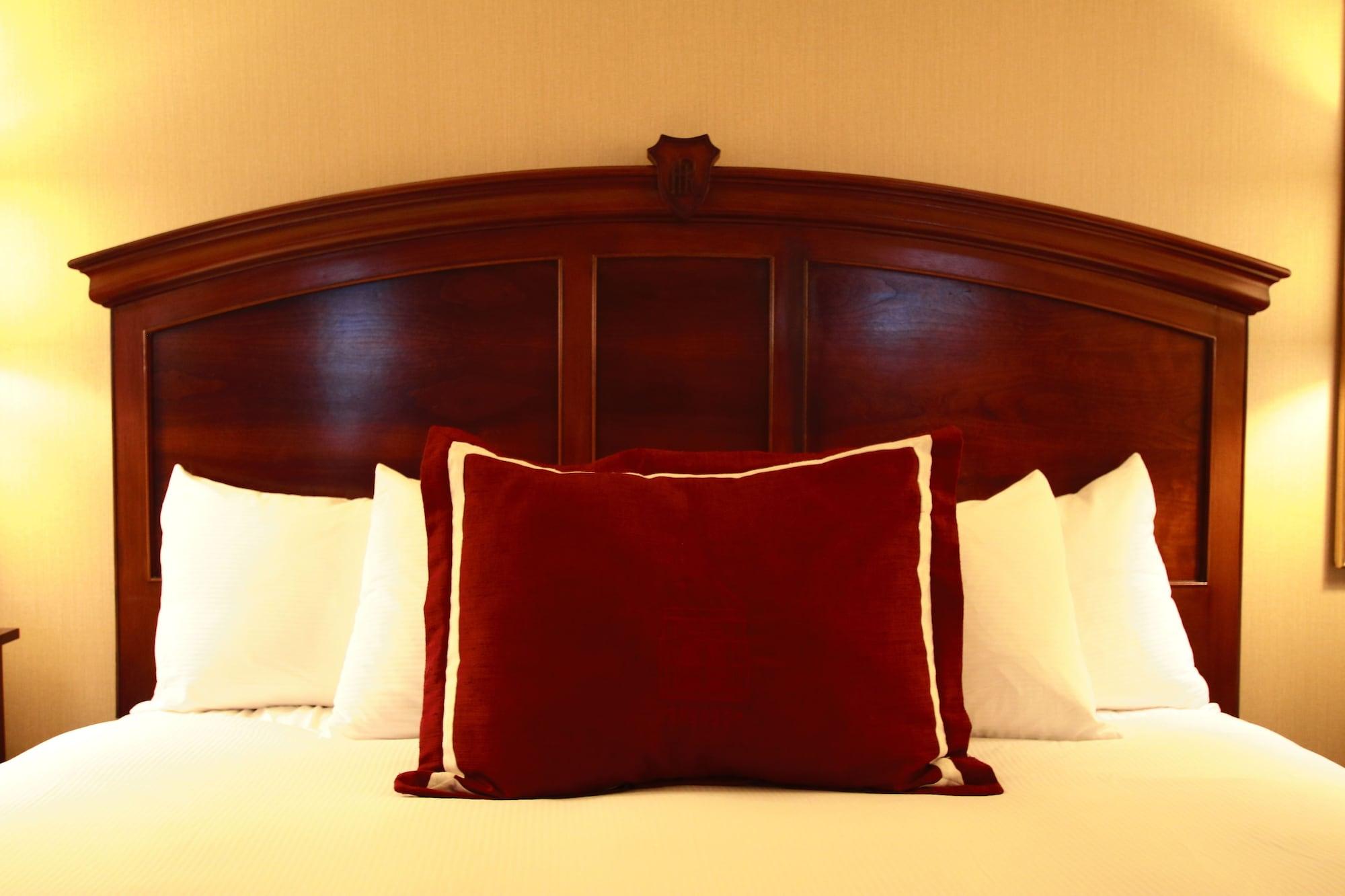 & Conference Center, Curio Collection By Hilton Roanoke