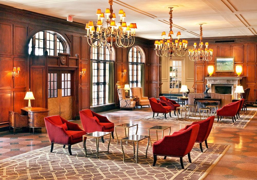 Hotel & Conference Center, Curio Collection By Hilton